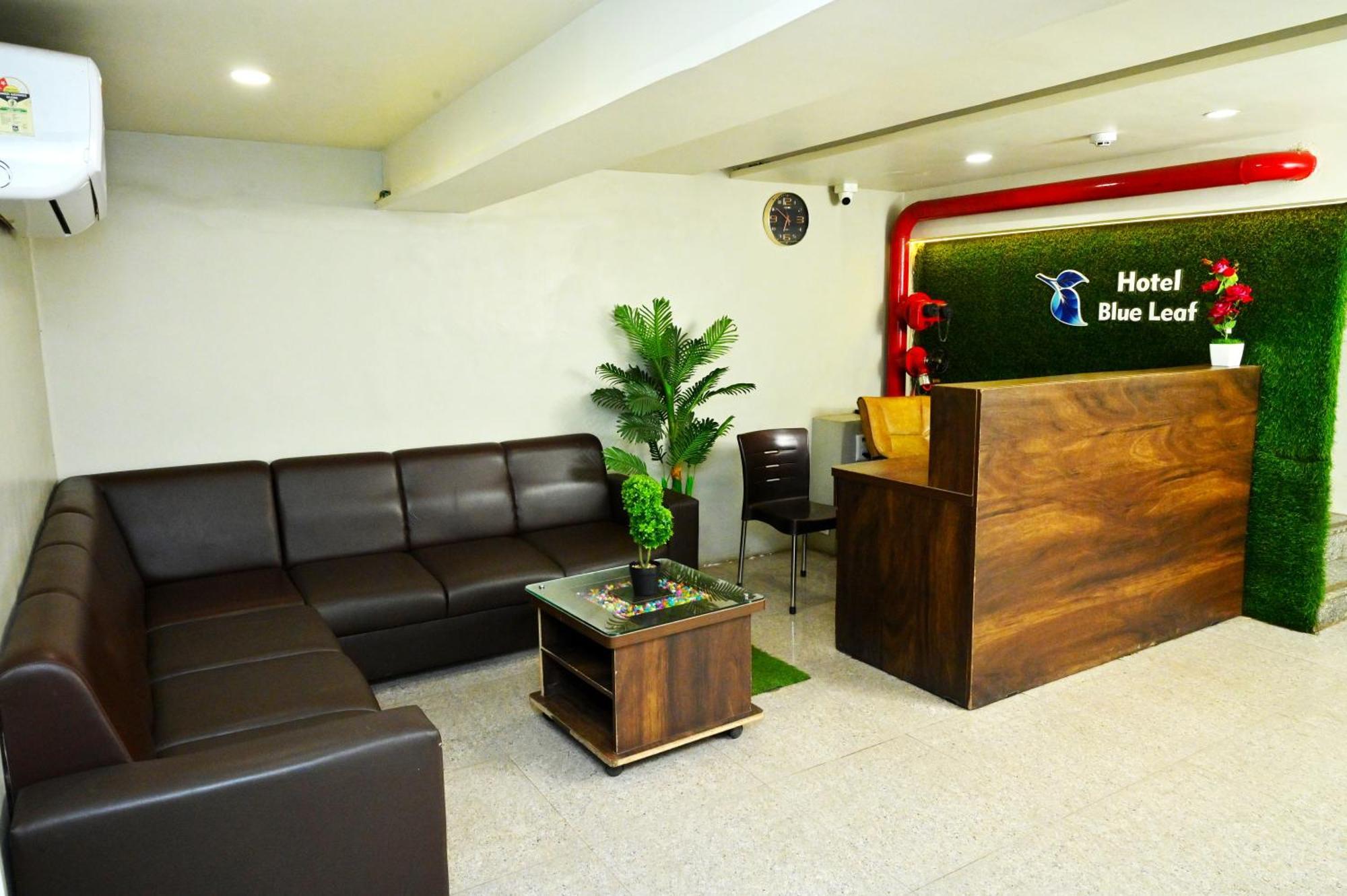 ראג'קוט Hotel Blue Leaf מראה חיצוני תמונה